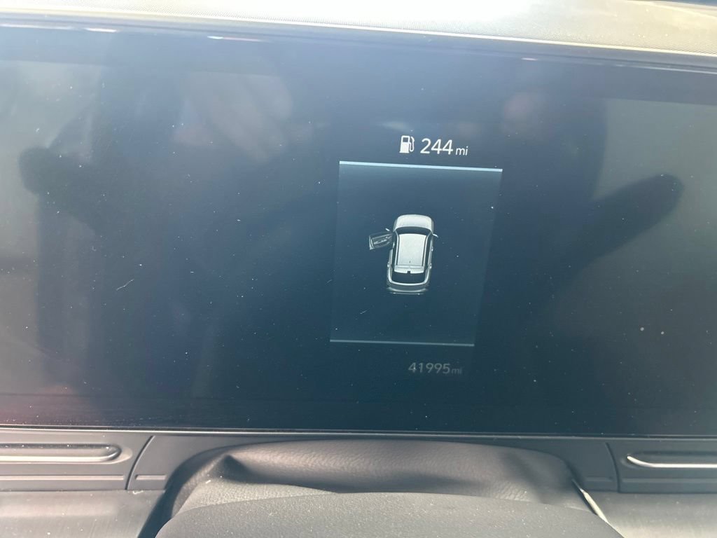 Used 2025 Hyundai Kona SEL FWD image 4