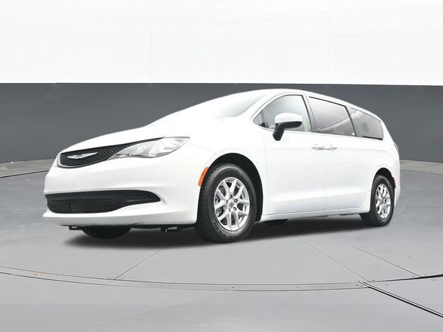 Used 2022 Chrysler Voyager LX image 56