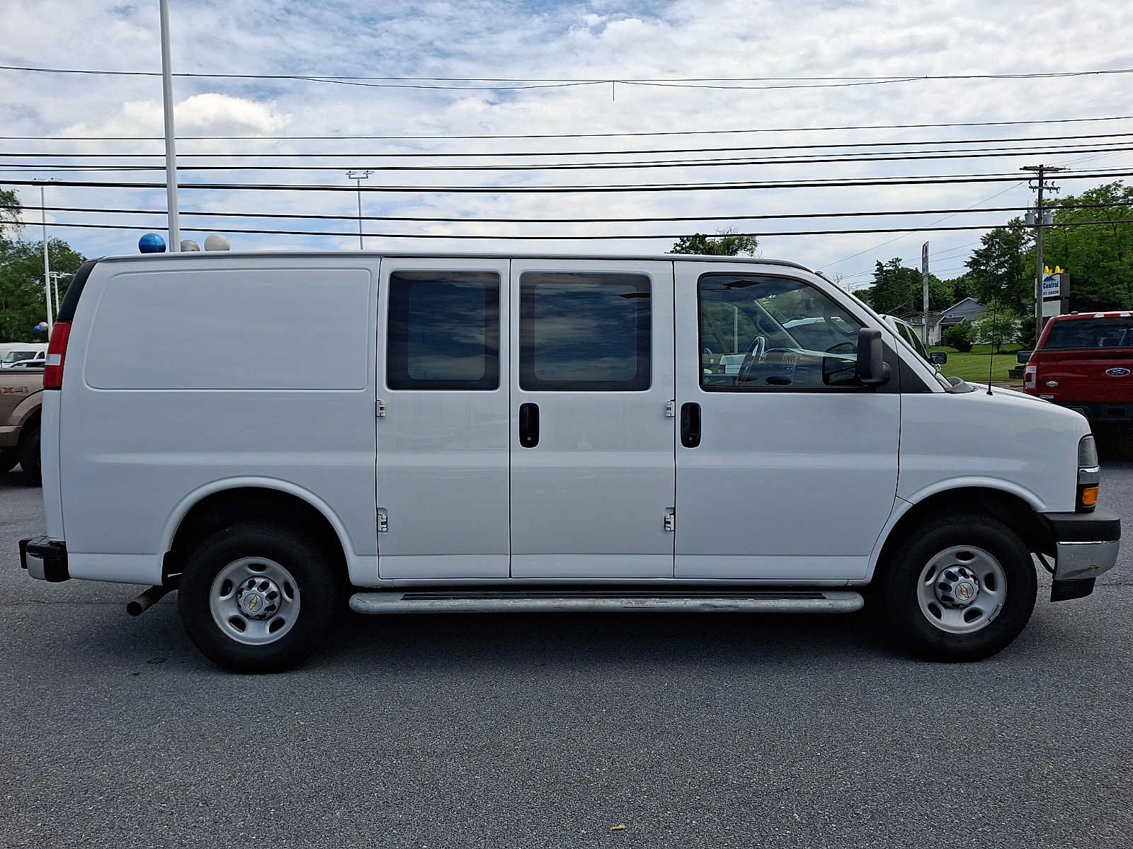 Used 2024 Chevrolet Express 2500 w/ Driver Convenience Package RWD image 7