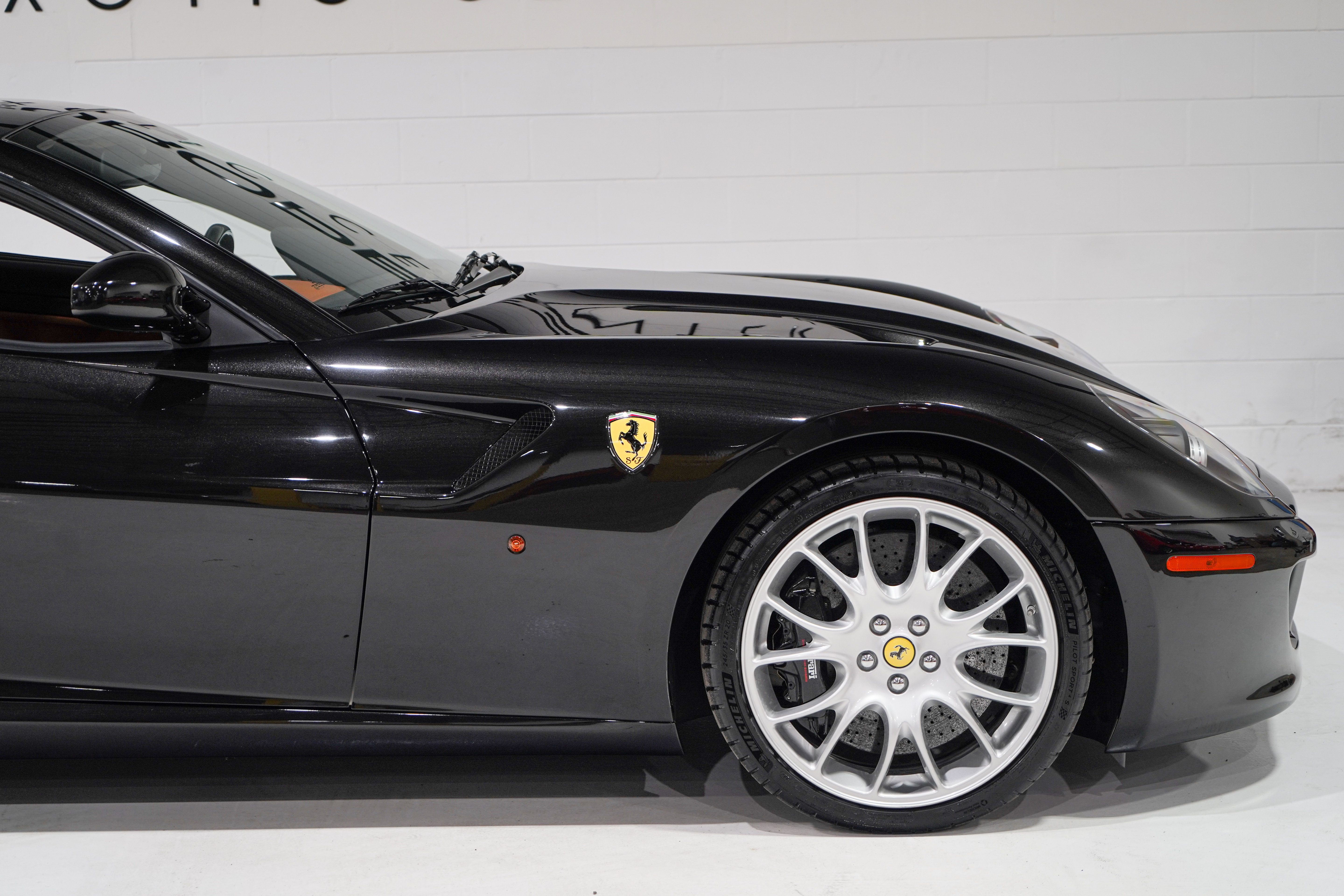 Used 2007 Ferrari 599 GTB Fiorano RWD image 25