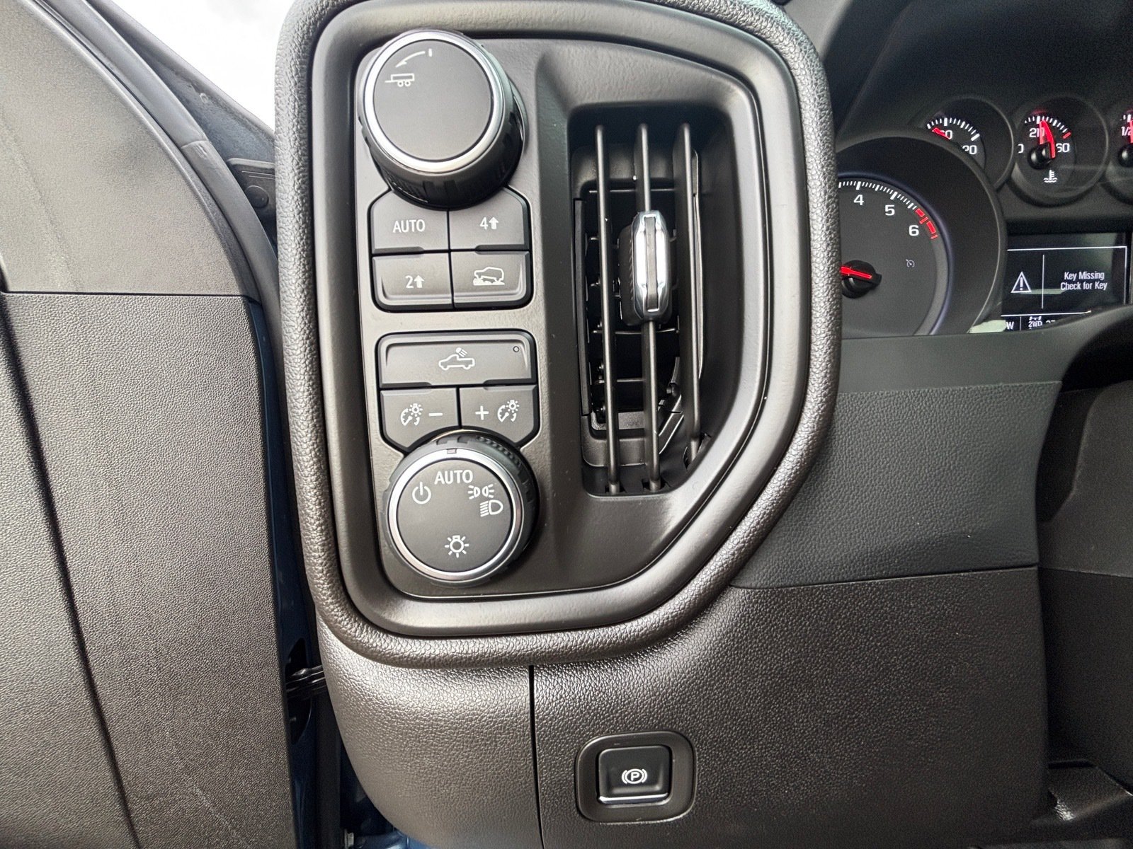 Used 2024 Chevrolet Silverado 1500 Custom w/ Turbomax Blackout Package AWD/4WD image 25