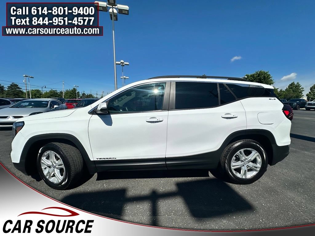 Used 2022 GMC Terrain SLE w/ Driver Convenience Package FWD image 3