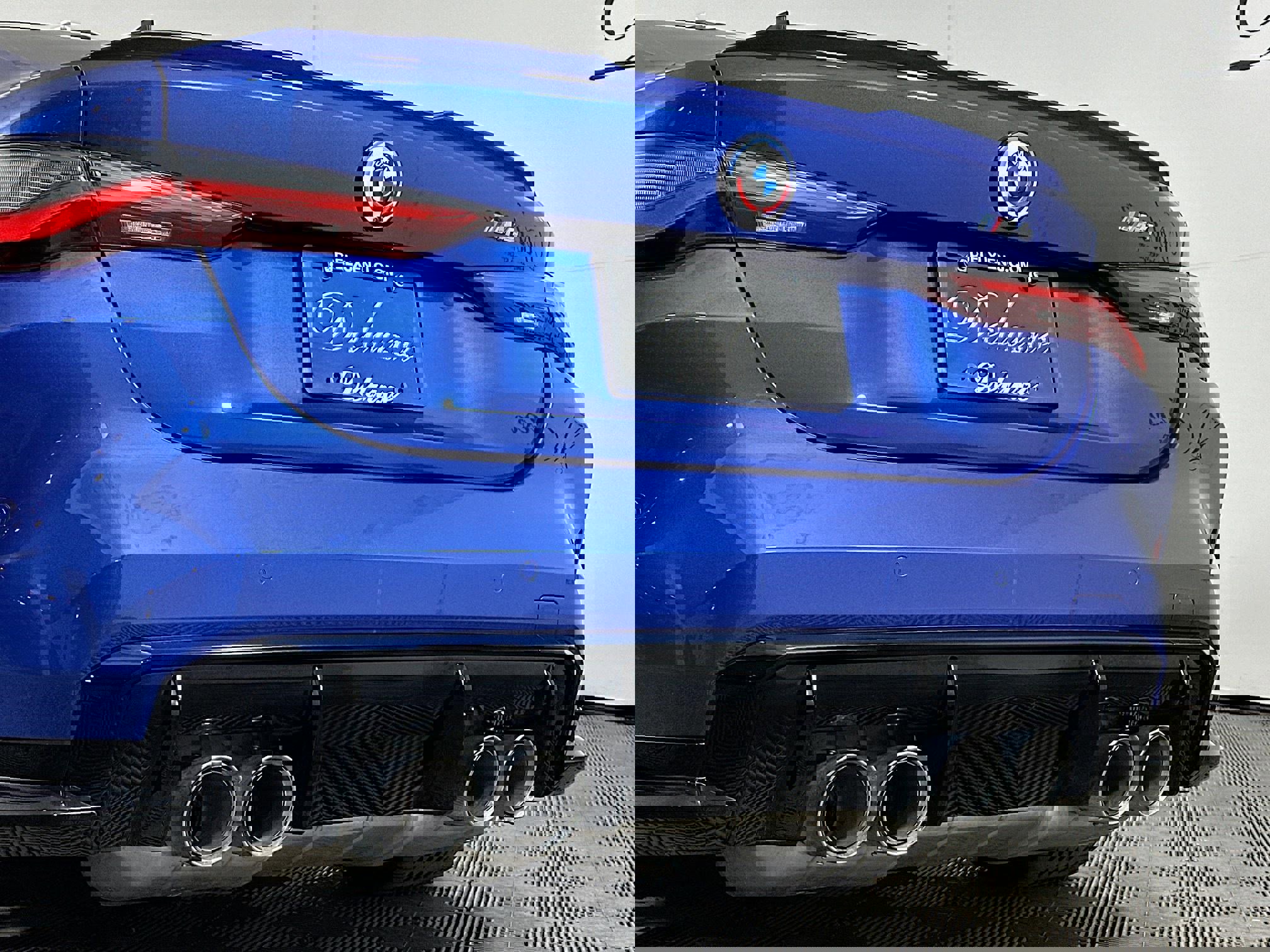 Used 2023 BMW M4 Coupe w/ Executive Package image 25