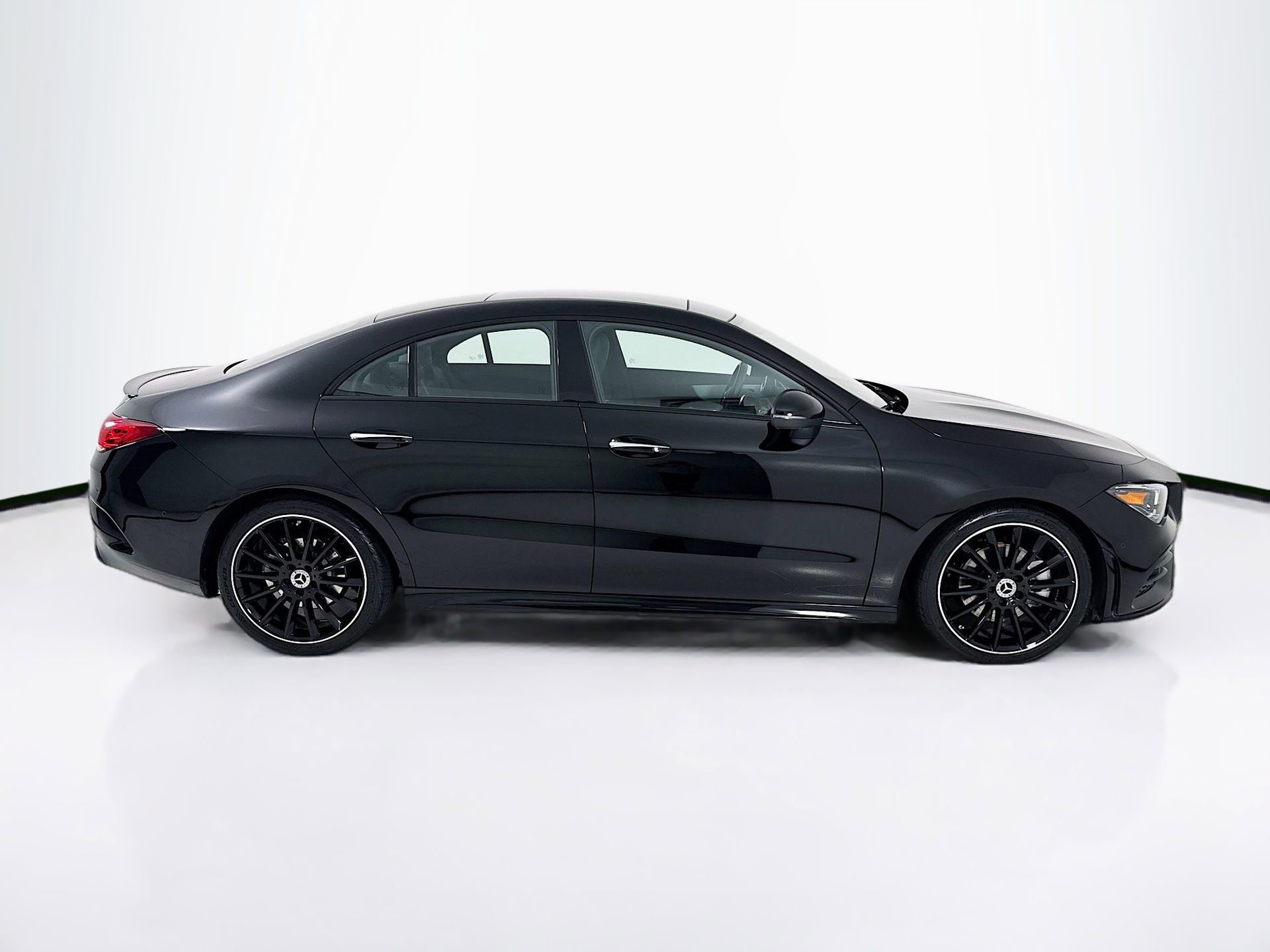 Used 2023 Mercedes-Benz CLA 250 image 9