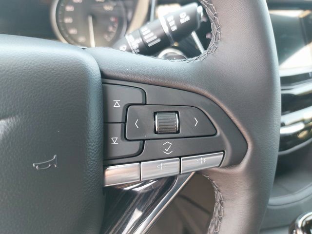 Used 2025 Cadillac XT6 Premium Luxury w/ Technology Package image 21