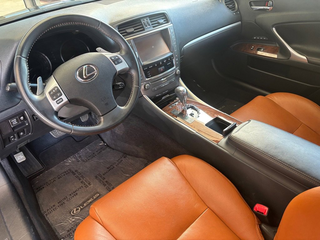 Used 2014 Lexus IS 250C w/ Luxury Package RWD image 8