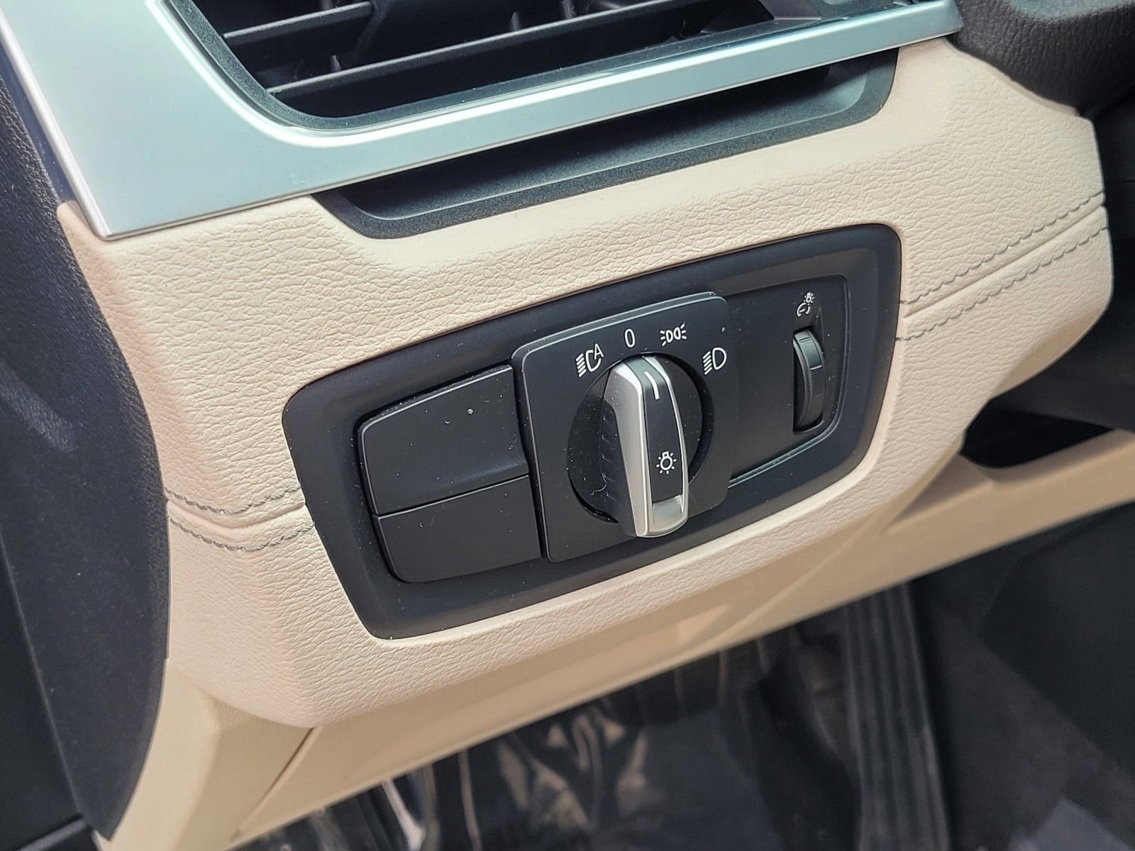 Used 2021 BMW X1 sDrive28i w/ Convenience Package image 18