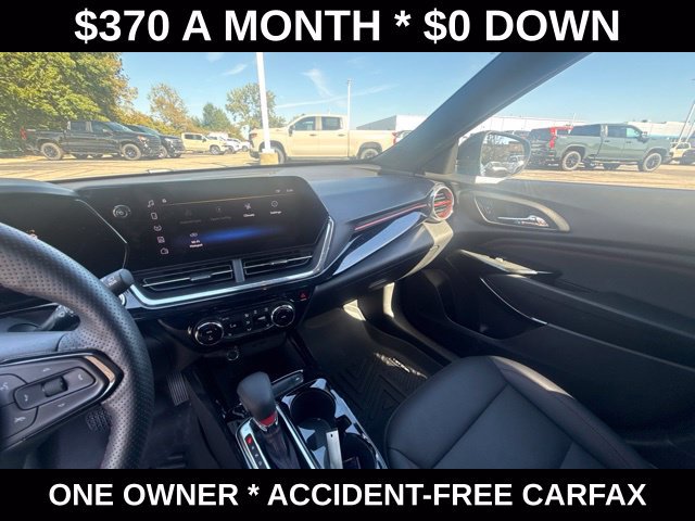 Used 2025 Chevrolet Trax RS w/ Driver Confidence Package FWD image 19