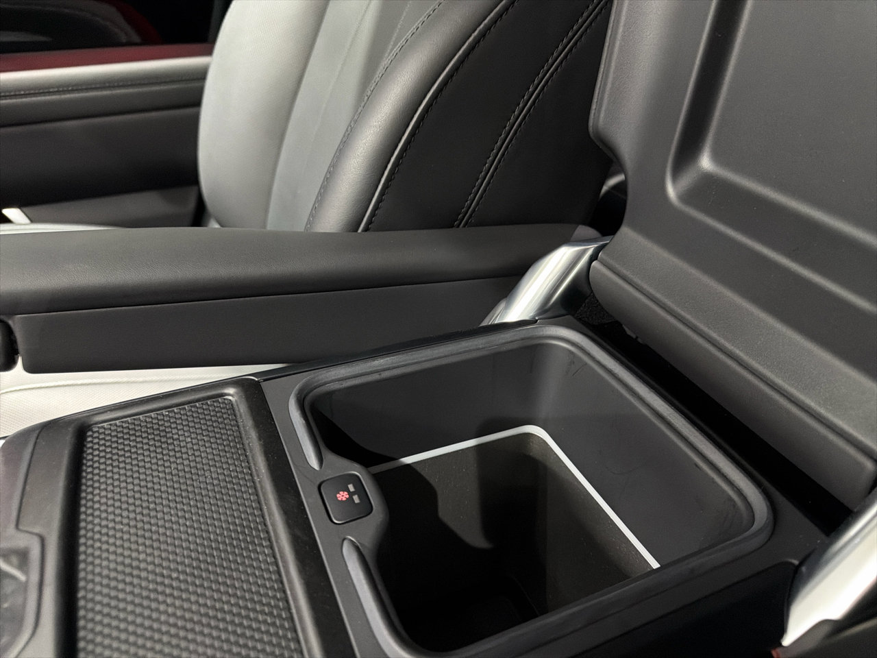 Used 2024 Land Rover Range Rover SE image 20