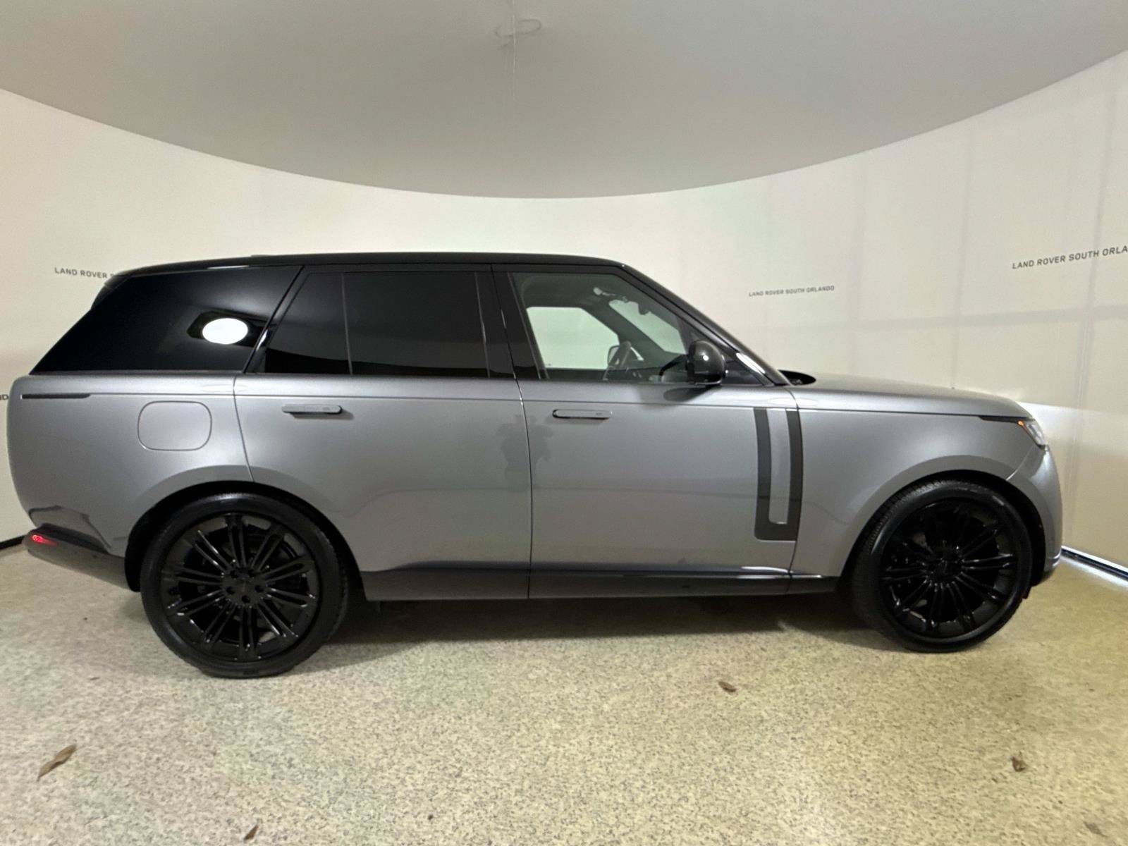 New 2026 Land Rover Range Rover SE AWD/4WD image 6
