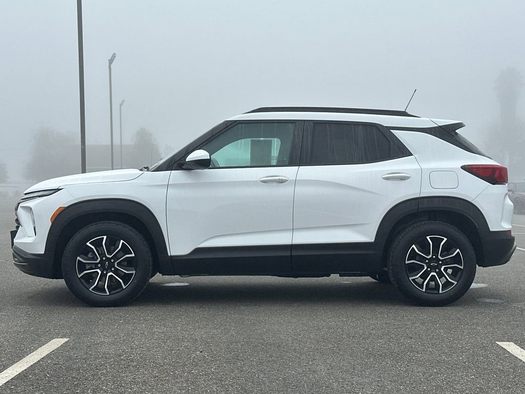 Used 2024 Chevrolet TrailBlazer ACTIV w/ Convenience Package image 2