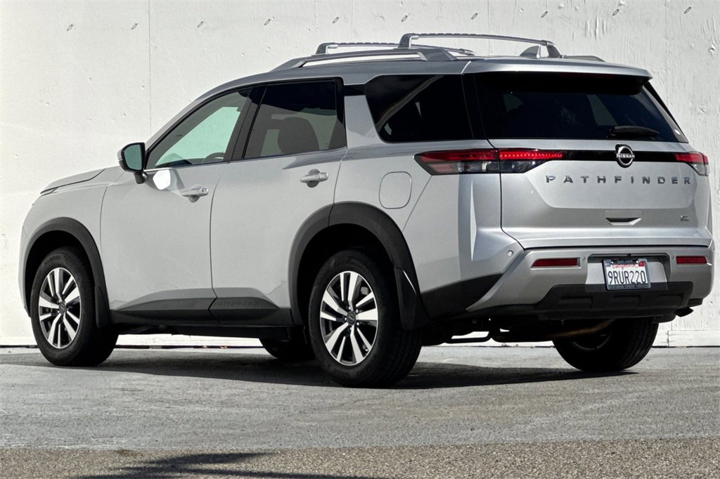 Certified 2024 Nissan Pathfinder SL image 7