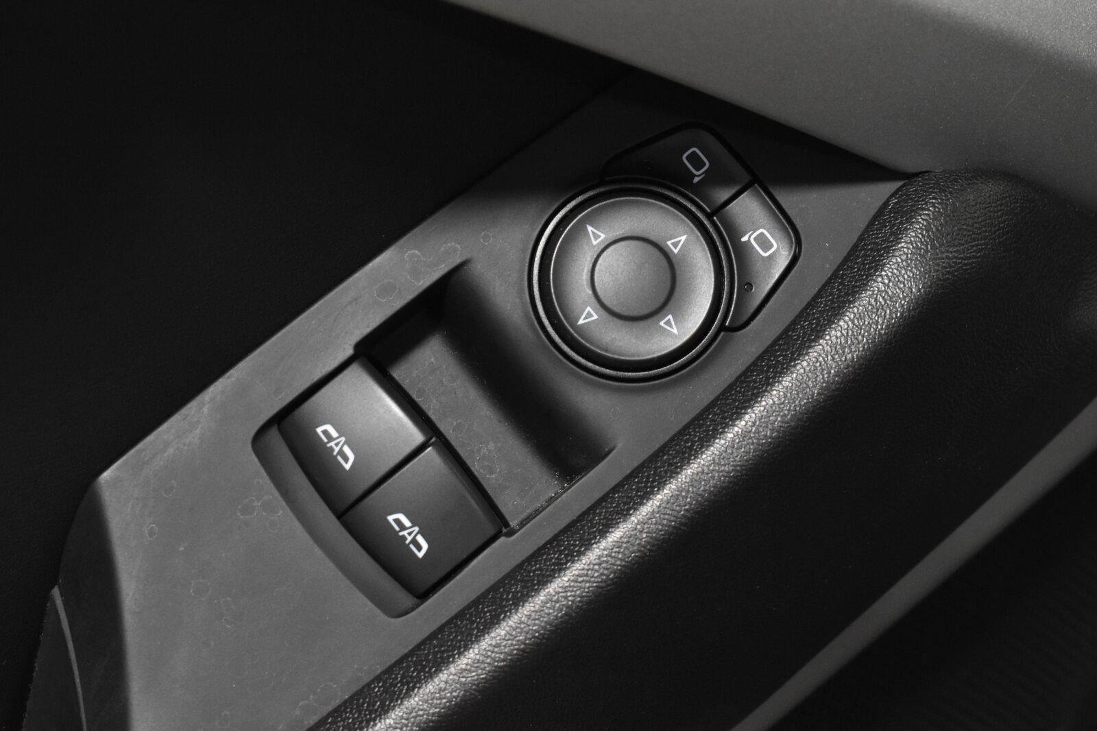Used 2021 Chevrolet Camaro LT RWD image 7