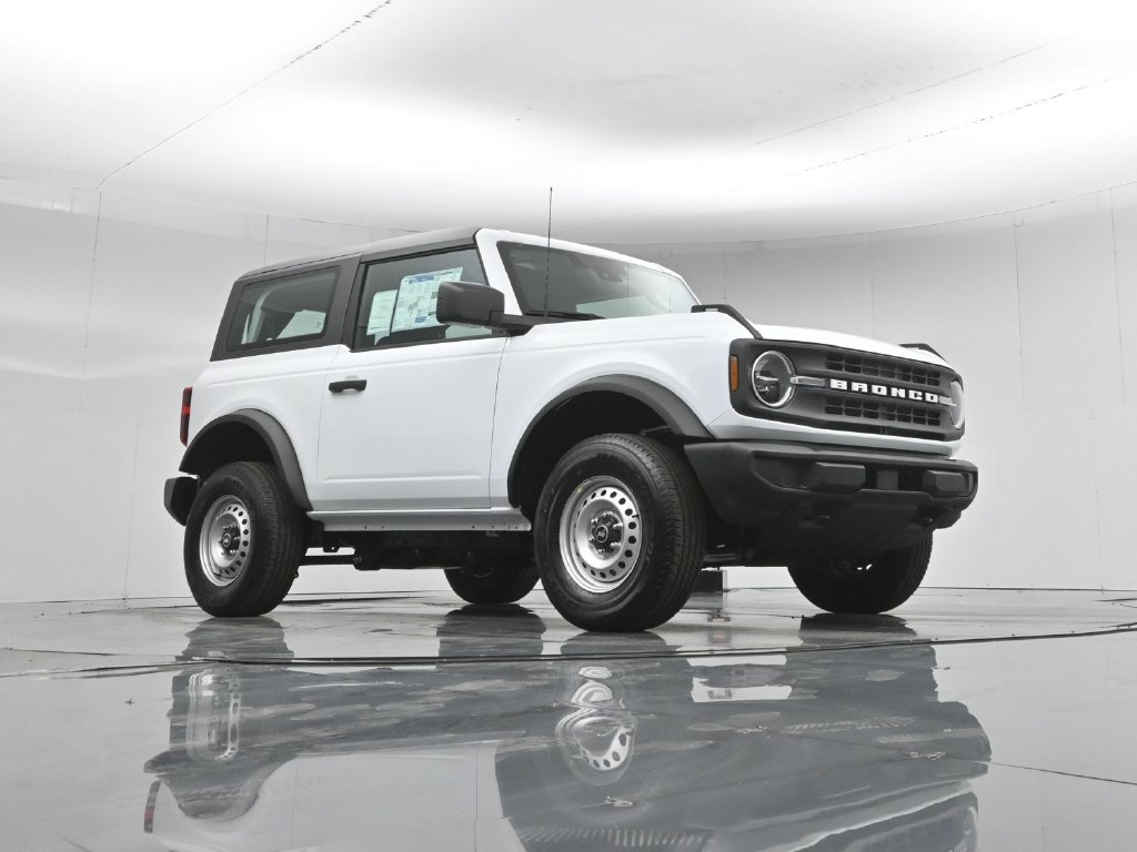 New 2026 Ford Bronco 2-Door AWD/4WD image 3