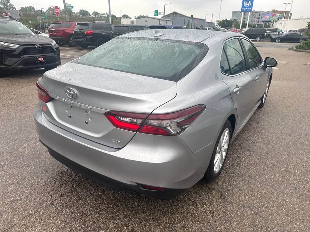 Used 2024 Toyota Camry LE FWD image 7