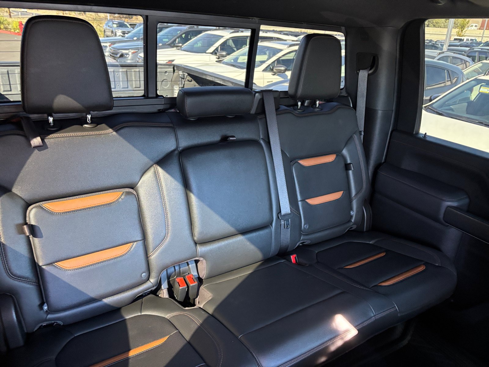 Used 2020 GMC Sierra 2500 AT4 w/ AT4 Premium Package AWD/4WD image 19