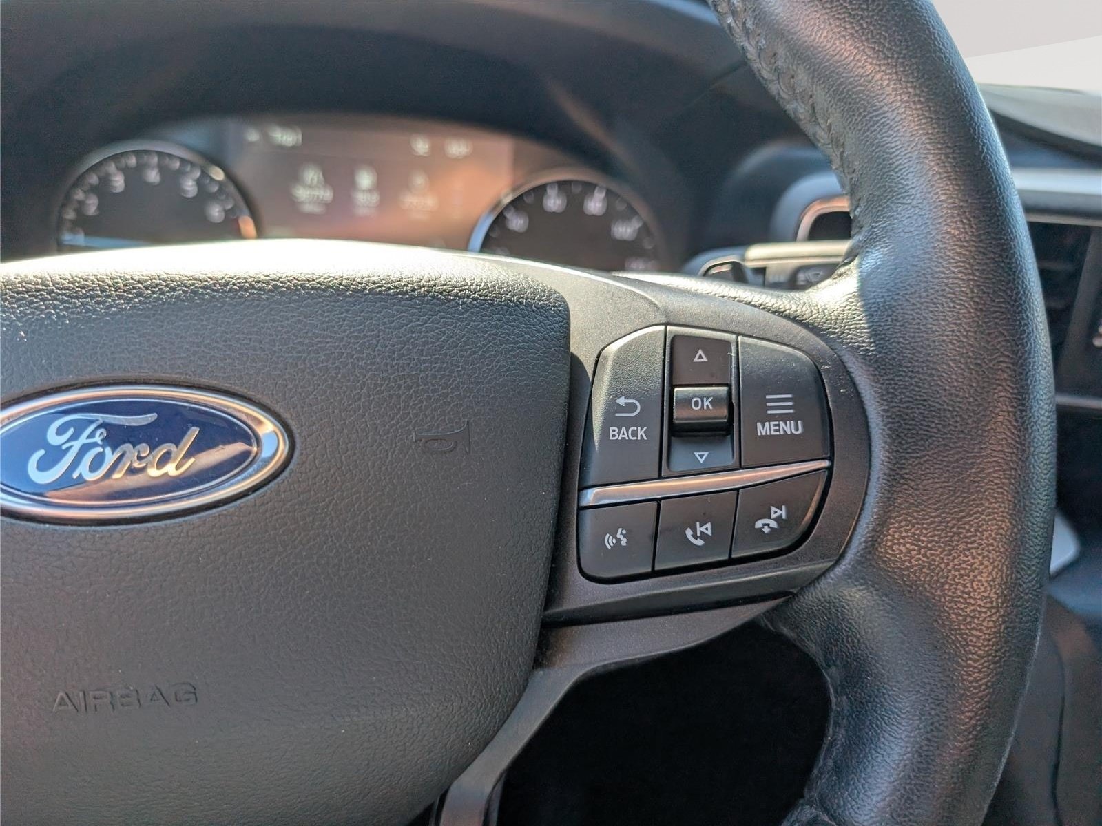 Used 2020 Ford Explorer XLT w/ Equipment Group 202A AWD/4WD image 25