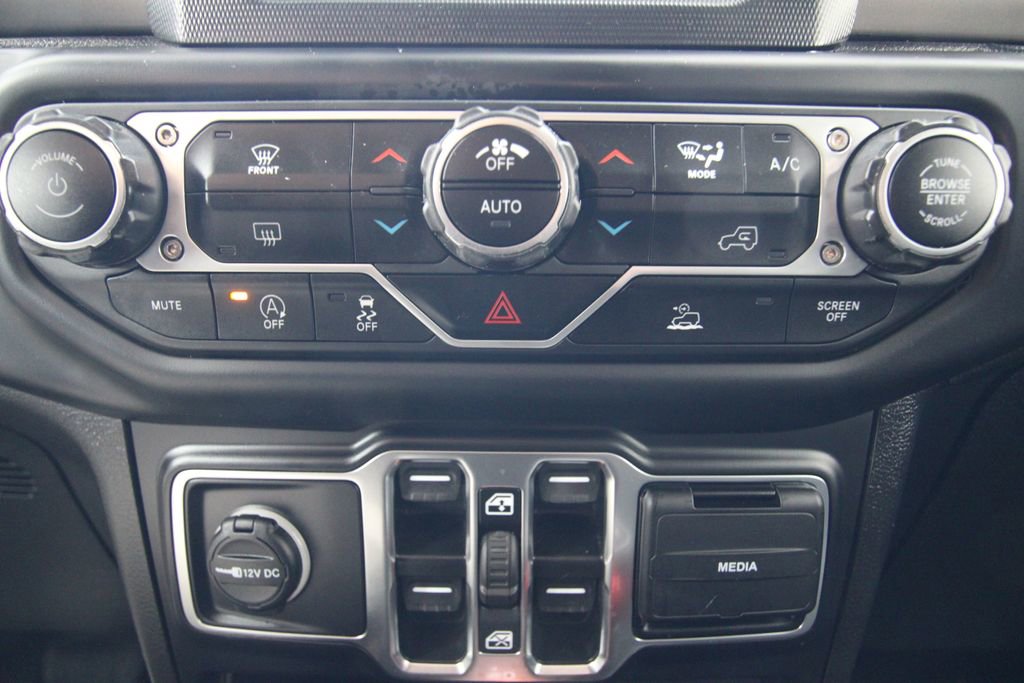 Used 2021 Jeep Wrangler Unlimited Sport image 27