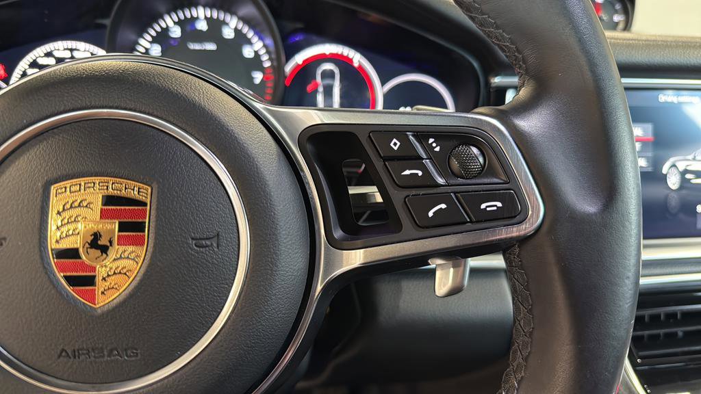 Used 2018 Porsche Panamera 4 image 16