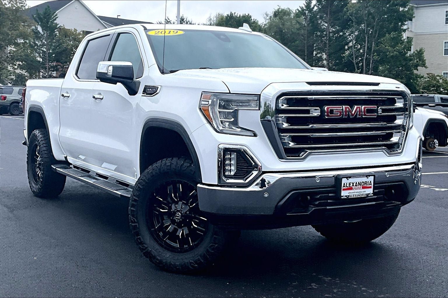 Used 2019 GMC Sierra 1500 SLT w/ SLT Premium Plus Package AWD/4WD image 2