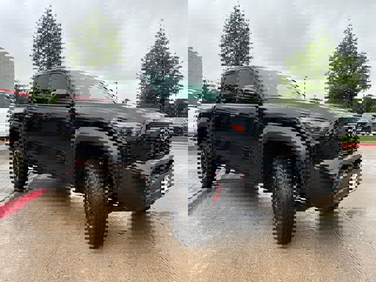 Used 2025 Toyota Tacoma TRD Off-Road AWD/4WD image 4