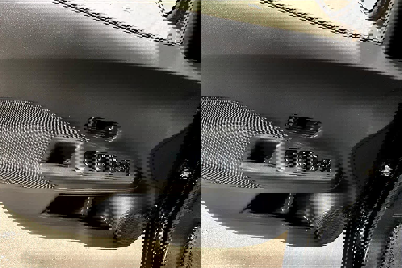 Used 2019 Nissan Kicks S image 36