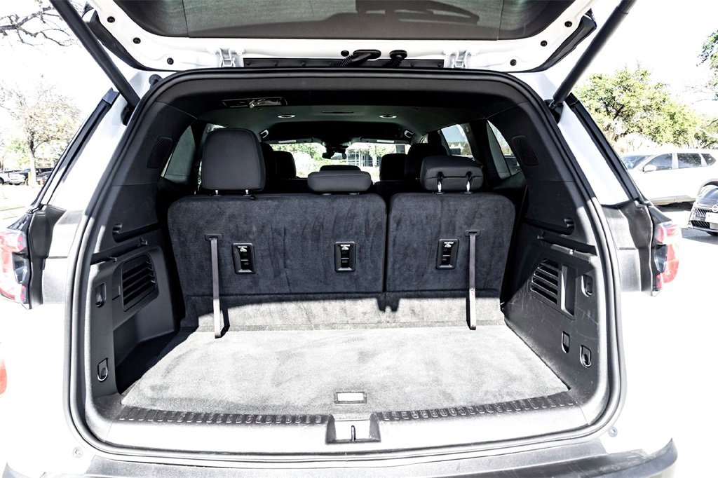 Used 2025 GMC Acadia Elevation image 30