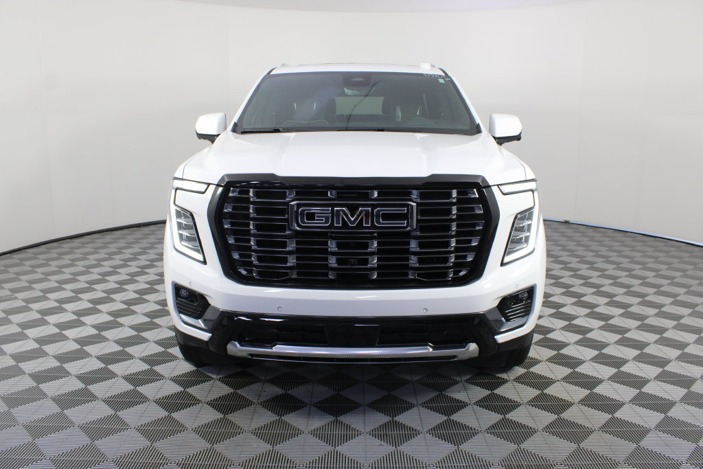 Used 2026 GMC Yukon Denali Ultimate w/ LPO, Illumination Package AWD/4WD image 10