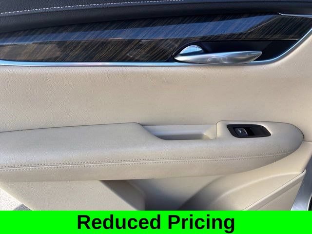Used 2019 Cadillac XT5 FWD image 30