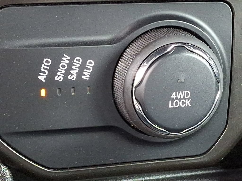 Used 2022 Jeep Renegade Latitude AWD/4WD image 26