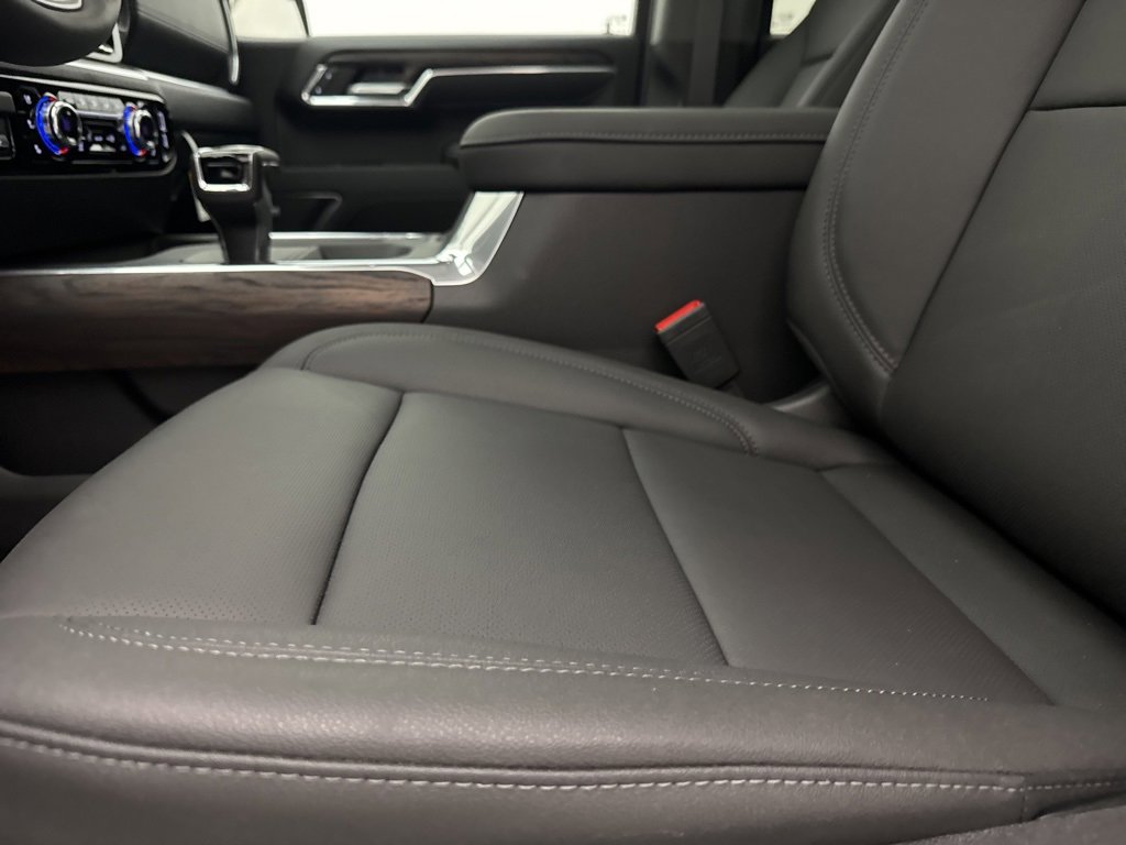 New 2026 GMC Sierra 1500 SLT image 23