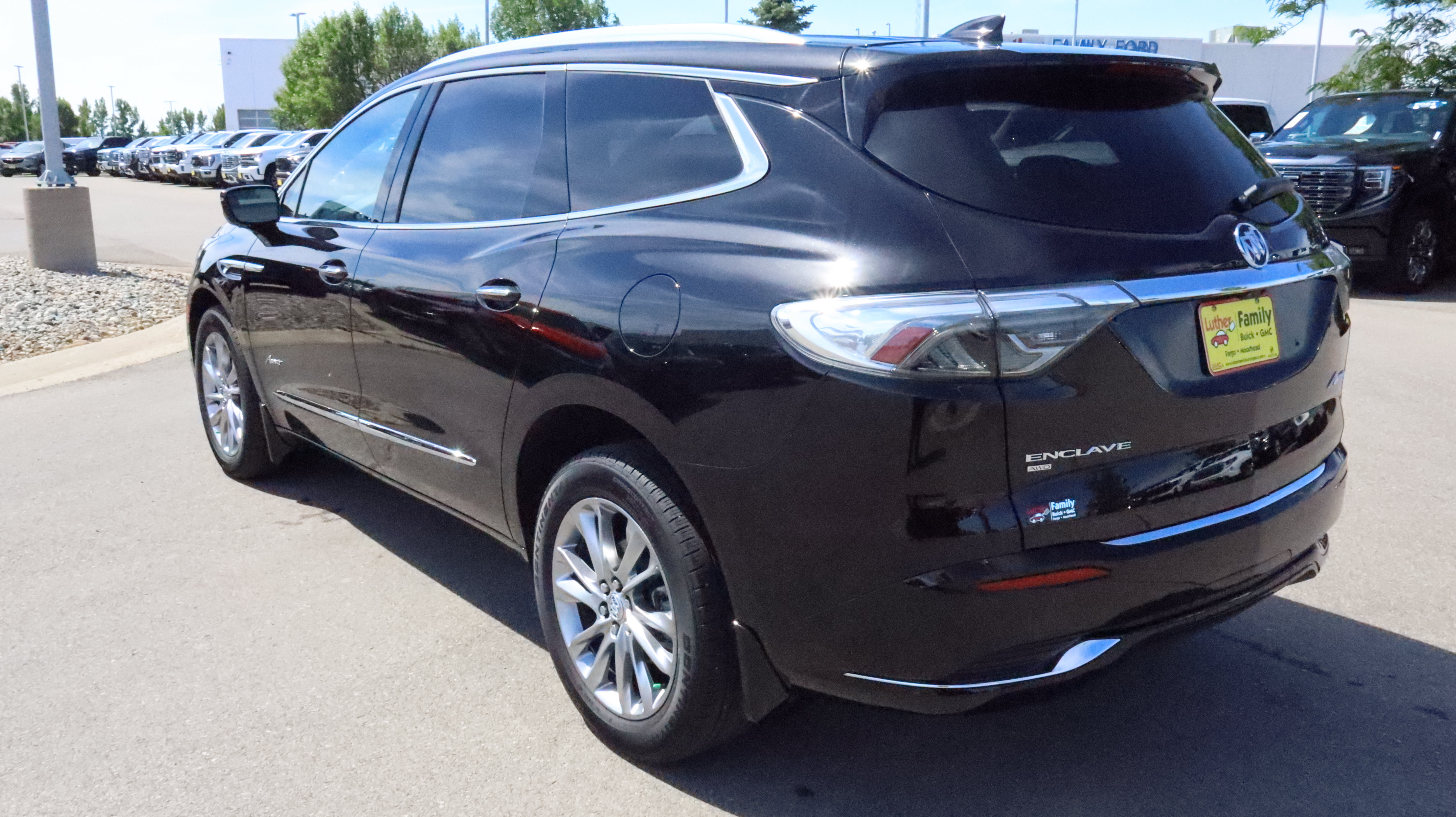 Certified 2024 Buick Enclave Avenir w/ Avenir Technology Package AWD/4WD image 5