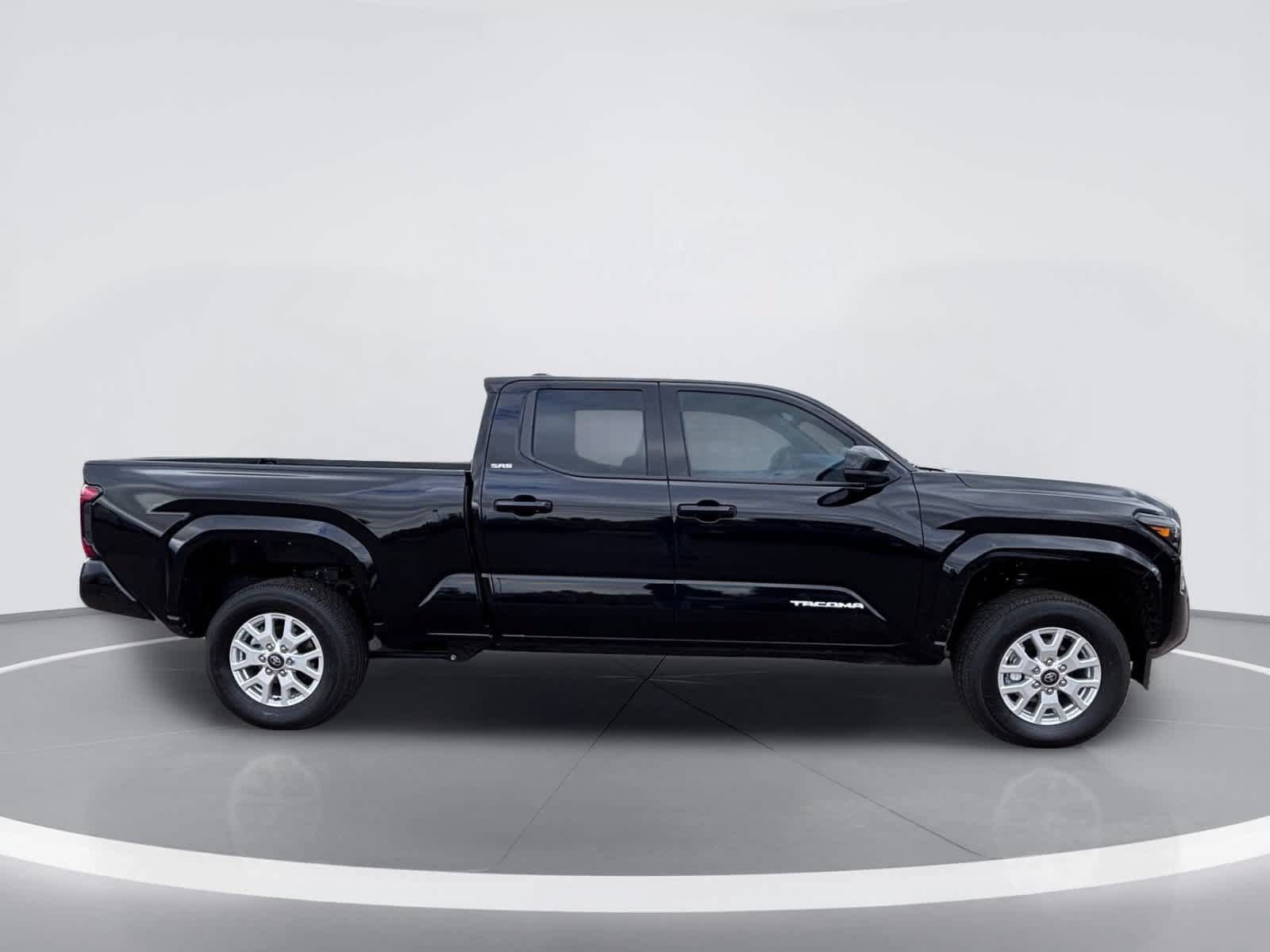 Used 2026 Toyota Tacoma SR5 w/ SR5 Upgrade Package AWD/4WD image 9