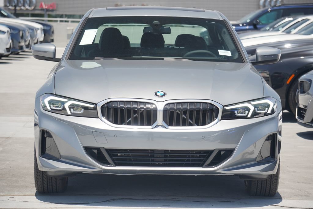 Used 2025 BMW 330i xDrive Sedan AWD/4WD image 2