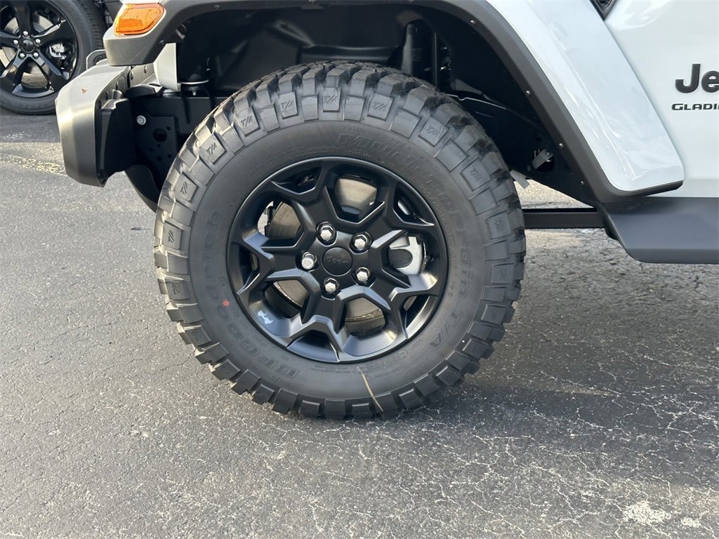 New 2023 Jeep Gladiator Sport image 14