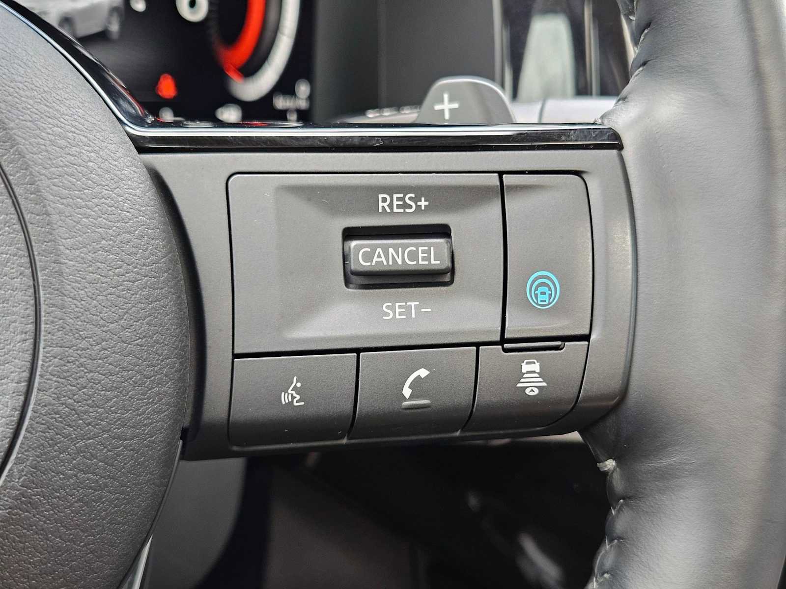 Used 2023 Nissan Pathfinder Platinum w/ Cargo Package AWD/4WD image 22