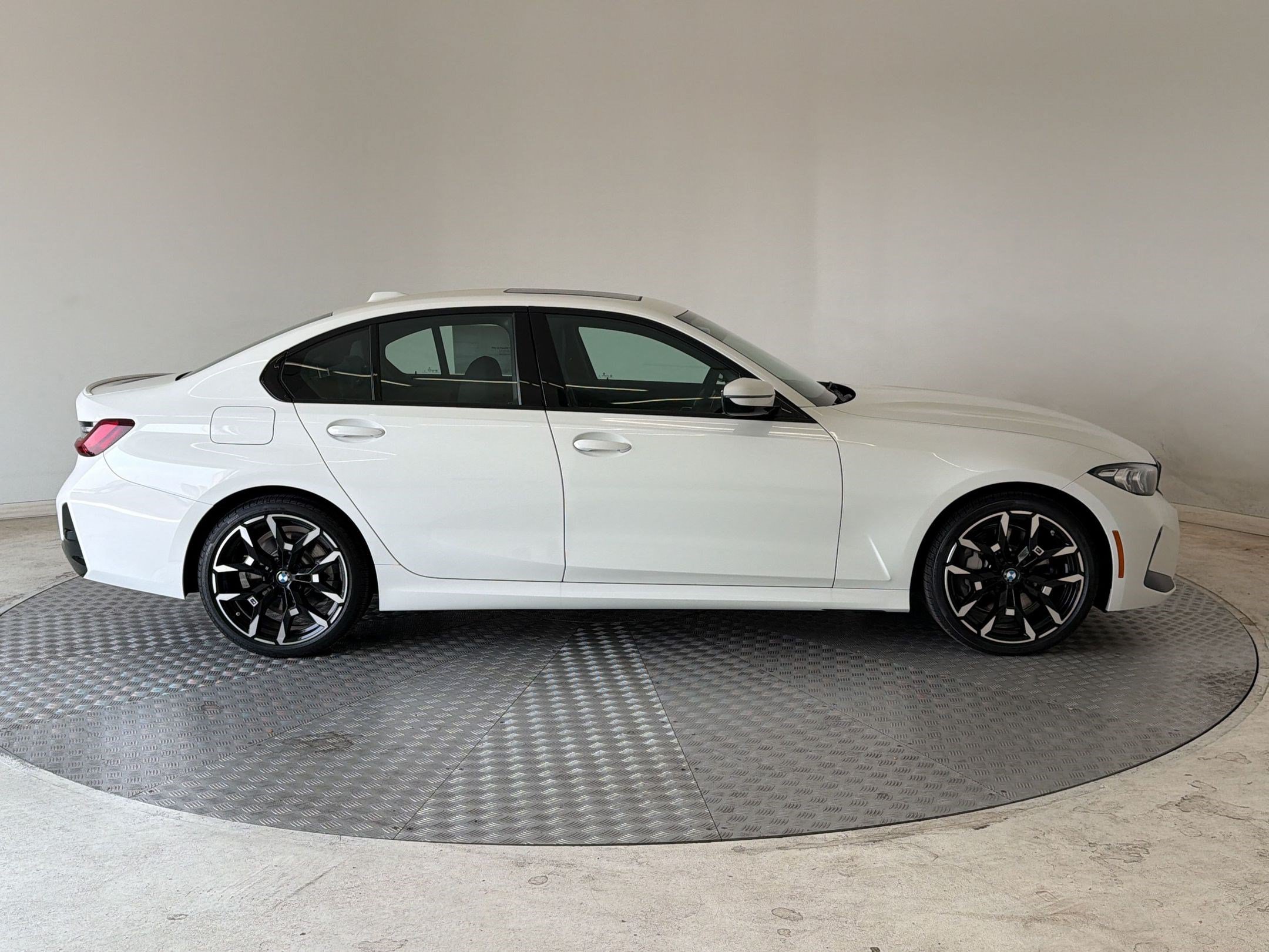 New 2026 BMW 330i xDrive Sedan w/ M Sport Package AWD/4WD image 8