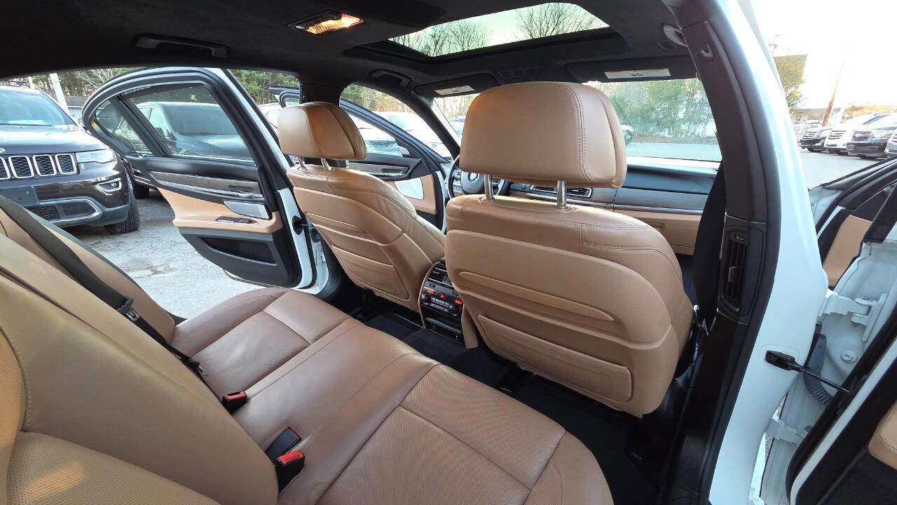Used 2015 BMW 750i xDrive AWD/4WD image 43
