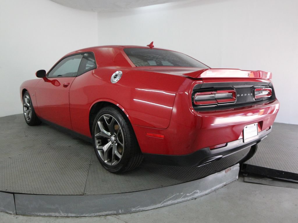 Used 2016 Dodge Challenger R/T w/ Driver Convenience Group RWD image 7
