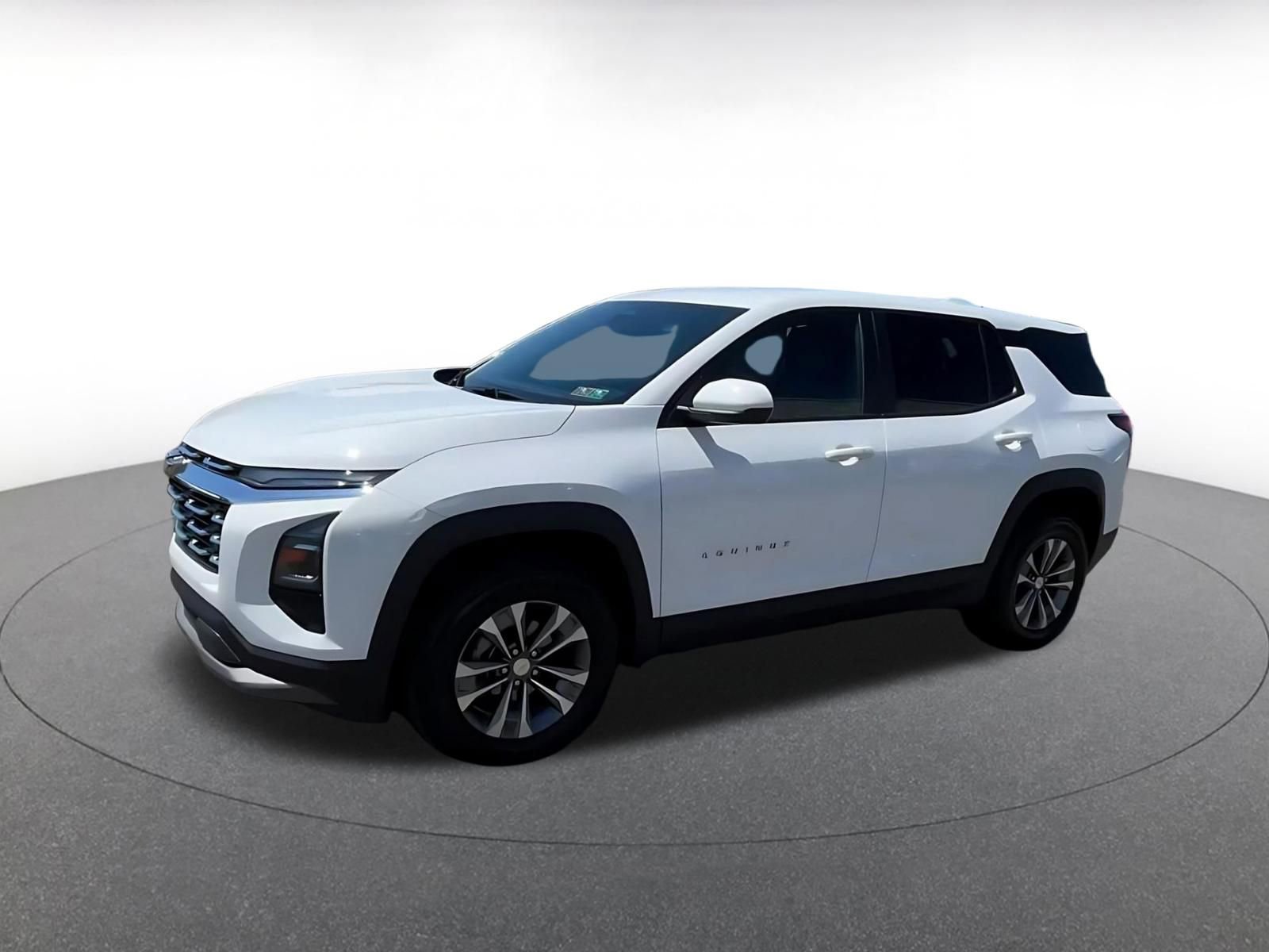 Used 2025 Chevrolet Equinox LT FWD image 8