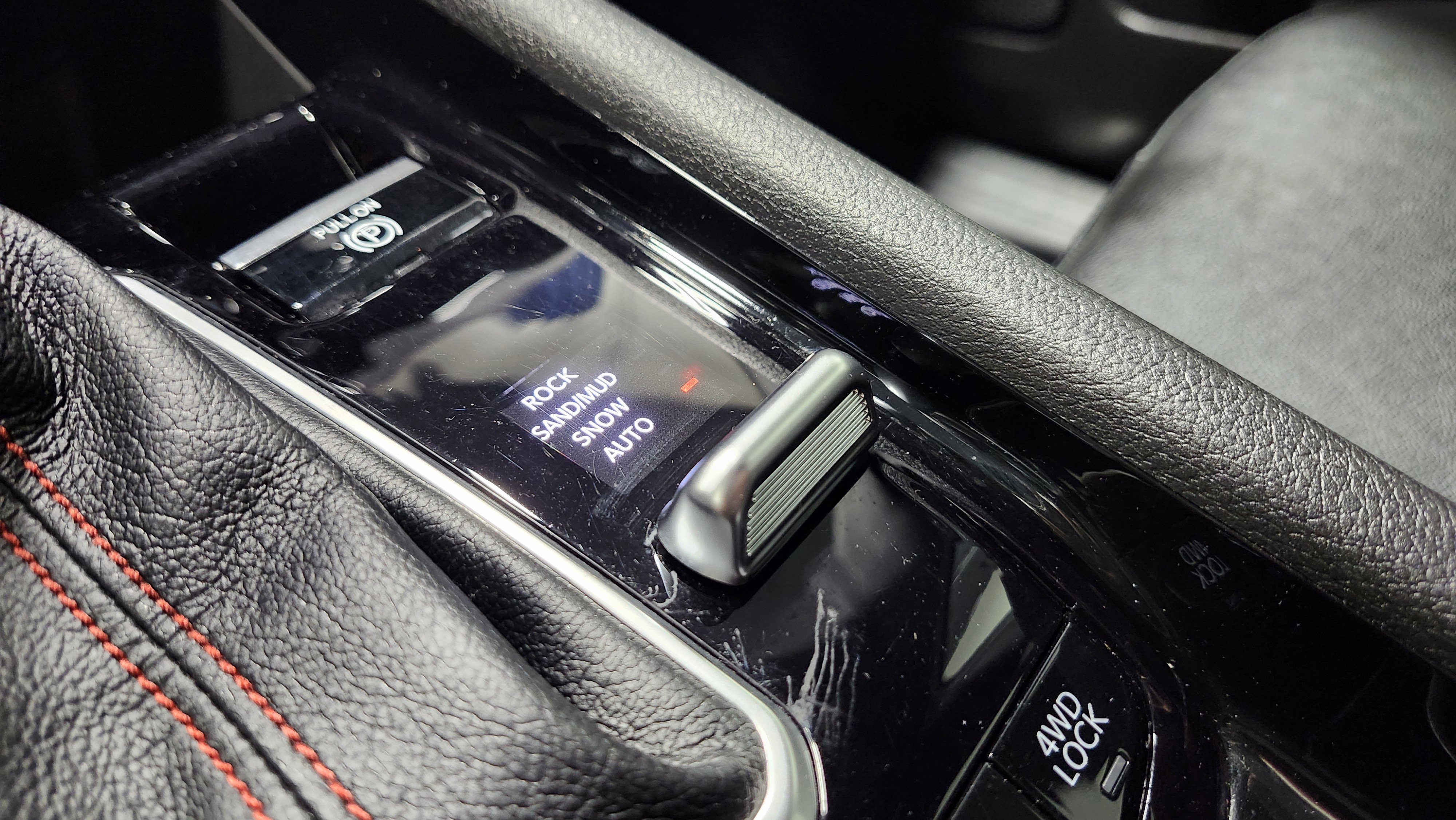 Used 2025 Jeep Compass Trailhawk image 8