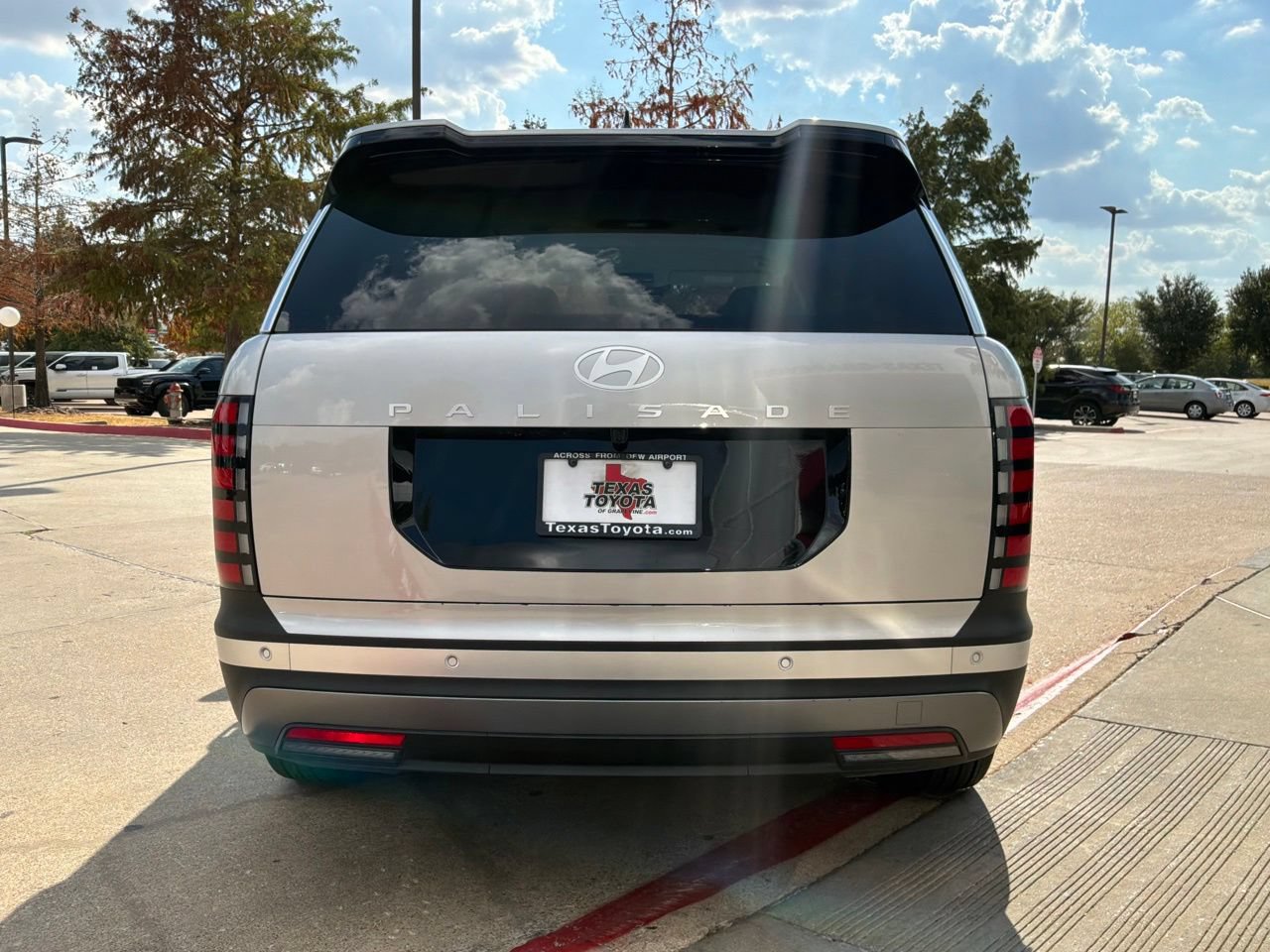 Used 2026 Hyundai Palisade SEL FWD image 7