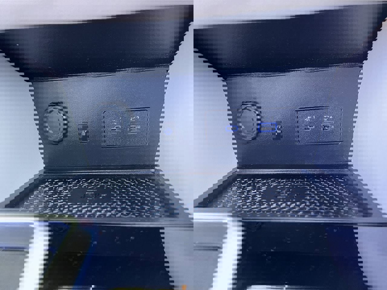 Certified 2025 Nissan Pathfinder SL image 19