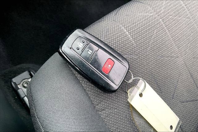 Used 2019 Toyota RAV4 XLE FWD image 11