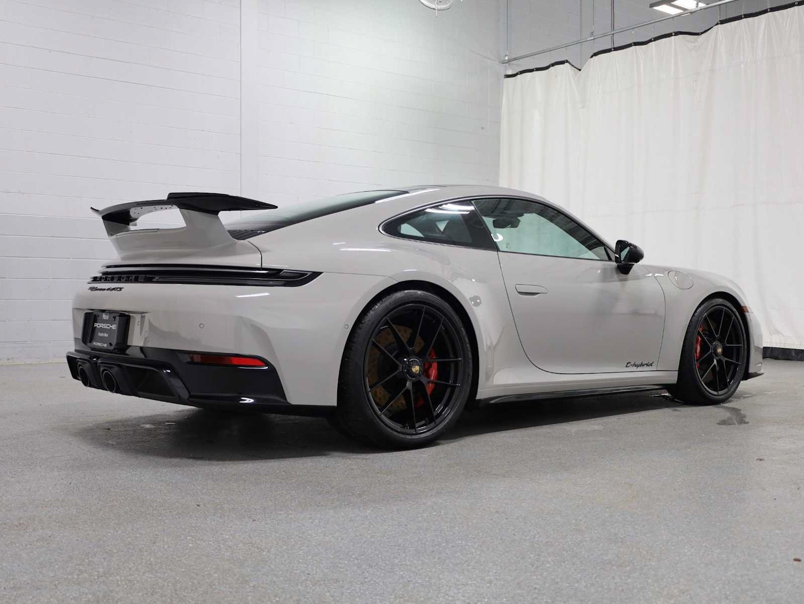 Used 2026 Porsche 911 Carrera GTS RWD image 9