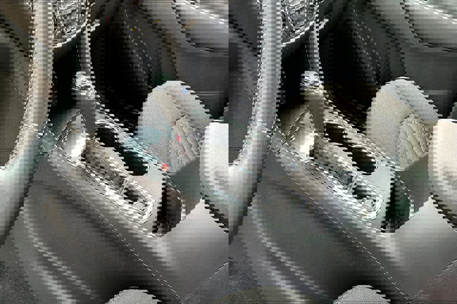 Used 2020 Chevrolet Equinox LT w/ Driver Convenience Package image 14