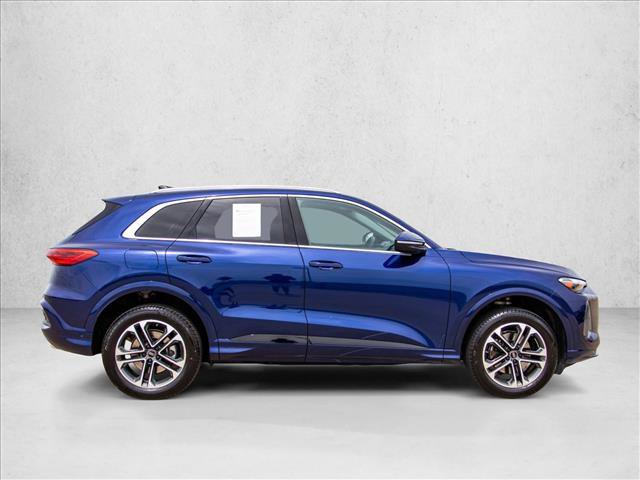 Certified 2025 Audi Q5 Premium w/ Convenience Package AWD/4WD image 4