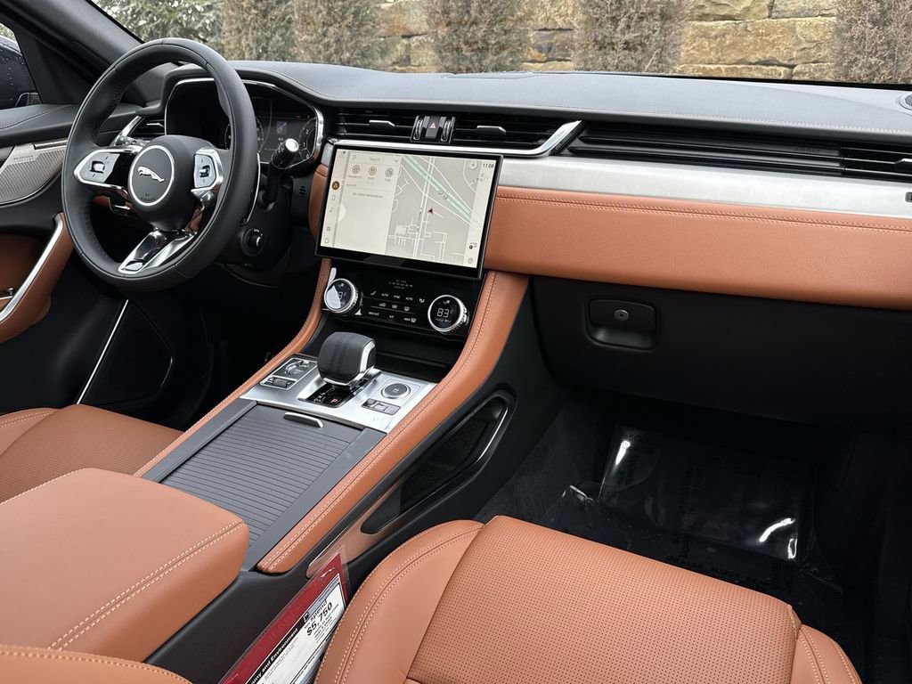 Used 2025 Jaguar F-PACE R-Dynamic S AWD/4WD image 14