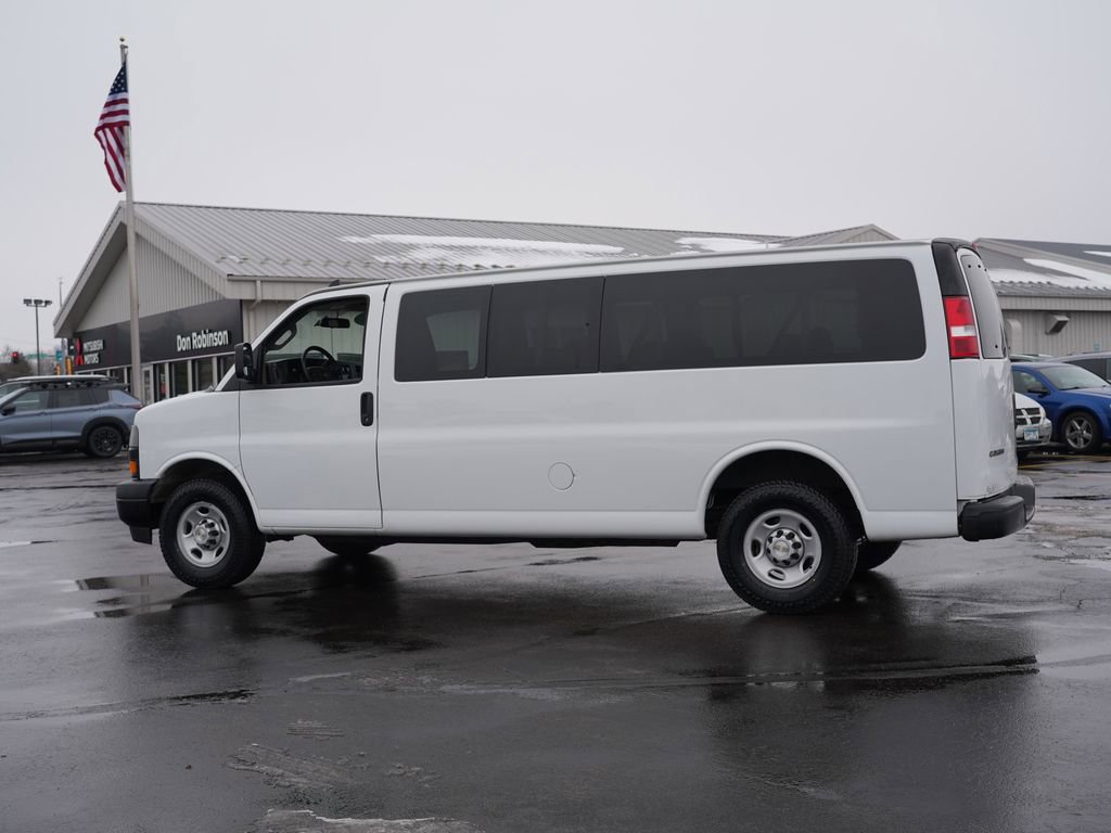 Used 2022 Chevrolet Express 3500 LS RWD image 6
