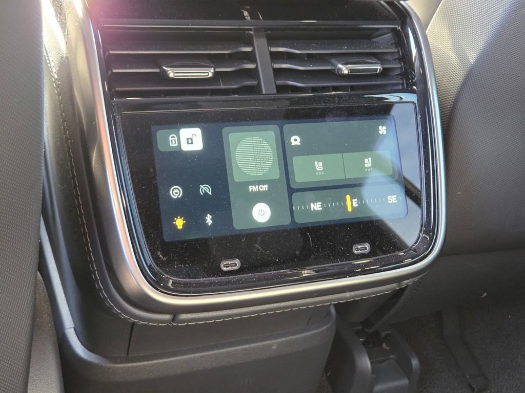 Used 2024 Rivian R1S Adventure AWD/4WD image 17